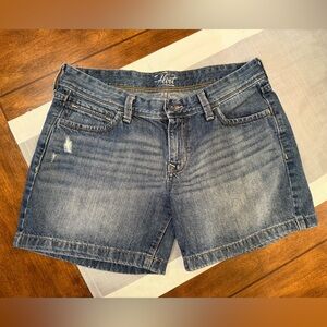Old Navy Women’s Blue Jean Flirt Shorts